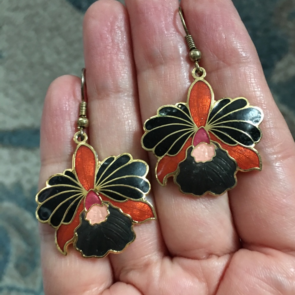 Cloisonné gold plated orchid earrings - Picture 4 of 6